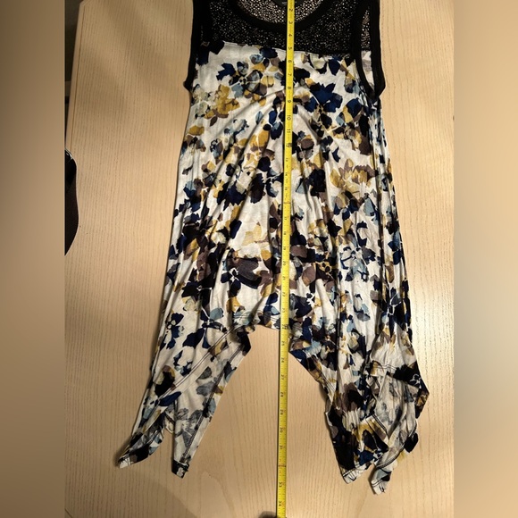 Simply Vera Wang sleeveless top - Picture 4 of 6